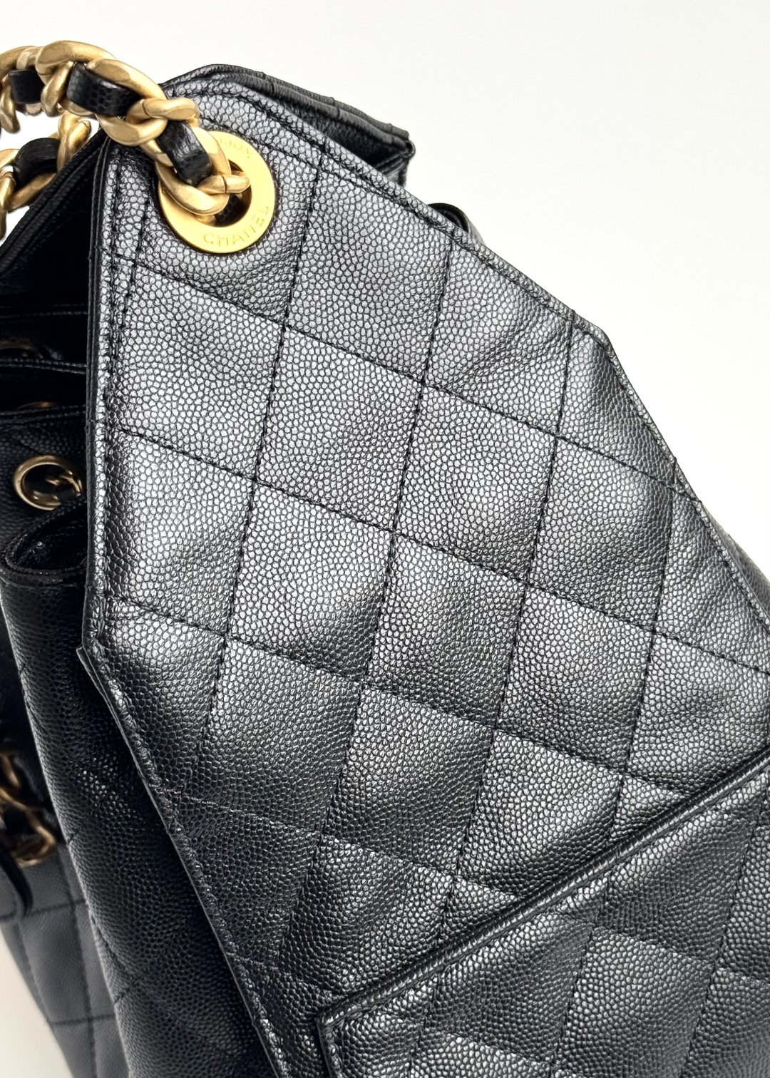 Chanel crossbody bag 25 Medium Handbag Grained Calfskin & Gold-Tone Metal Black 40cm/15.7in