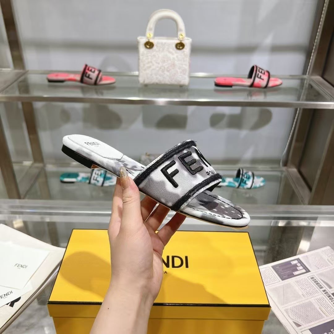 Fendi Logo-Embroidered Mule Slides Light Grey