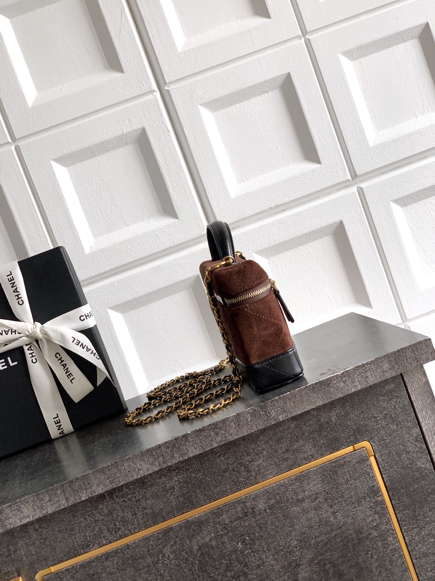 Small Vanity Case with Top Handle (Suede & Lambskin)
