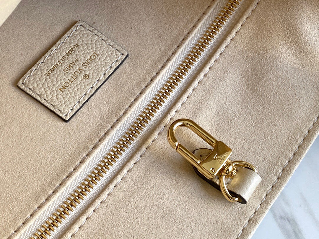 Louis Vuitton Empreinte Onthego Pm White 25Cm M45654