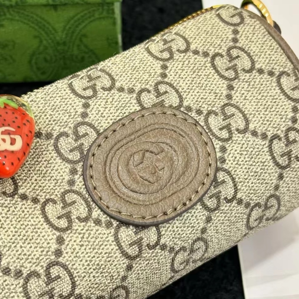 Gucci Double G Coin Purse Strawberry Wallet Beige 13Cm