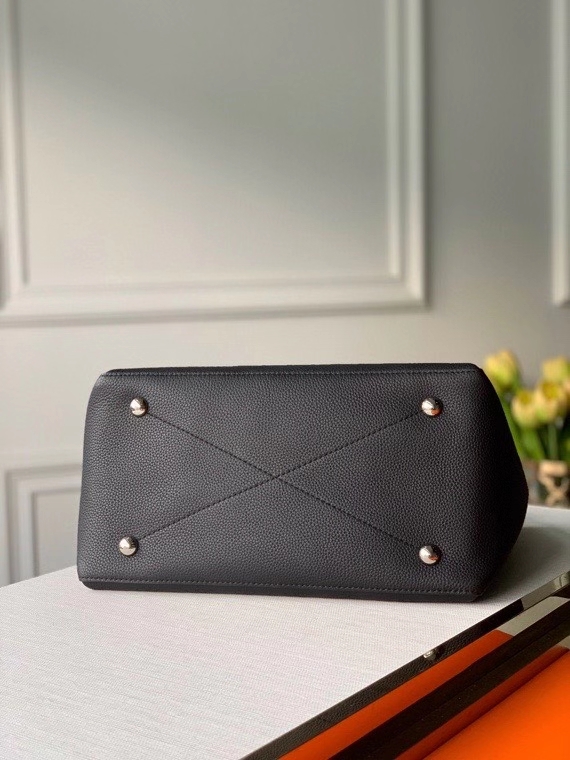 Louis Vuitton Beaubourg Hobo Mm 32Cm Black M56073