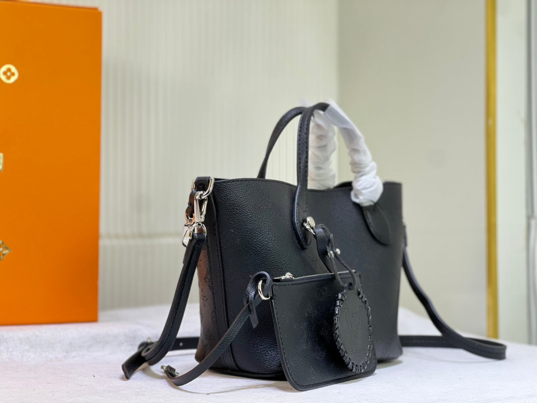 Louis Vuitton Blossom Pm Bag Black 20Cm