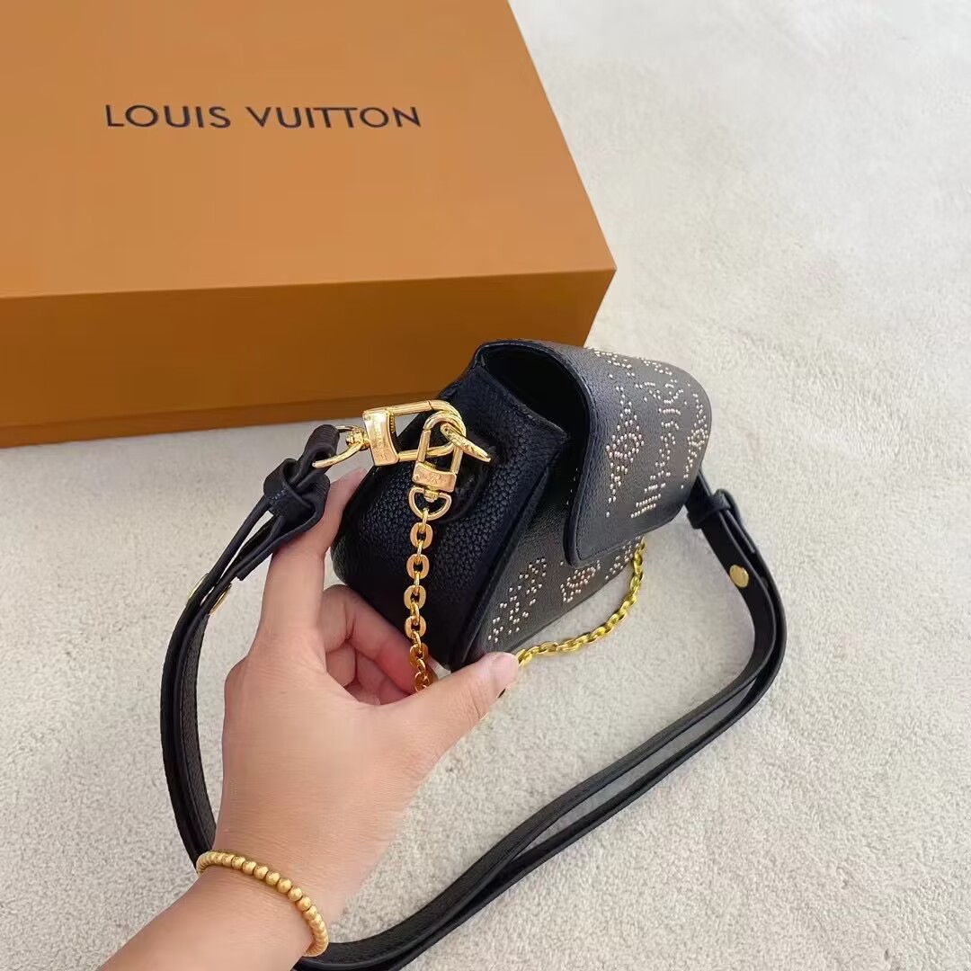 Louis Vuitton Wallet On Chain Ivy Black 22Cm M82653