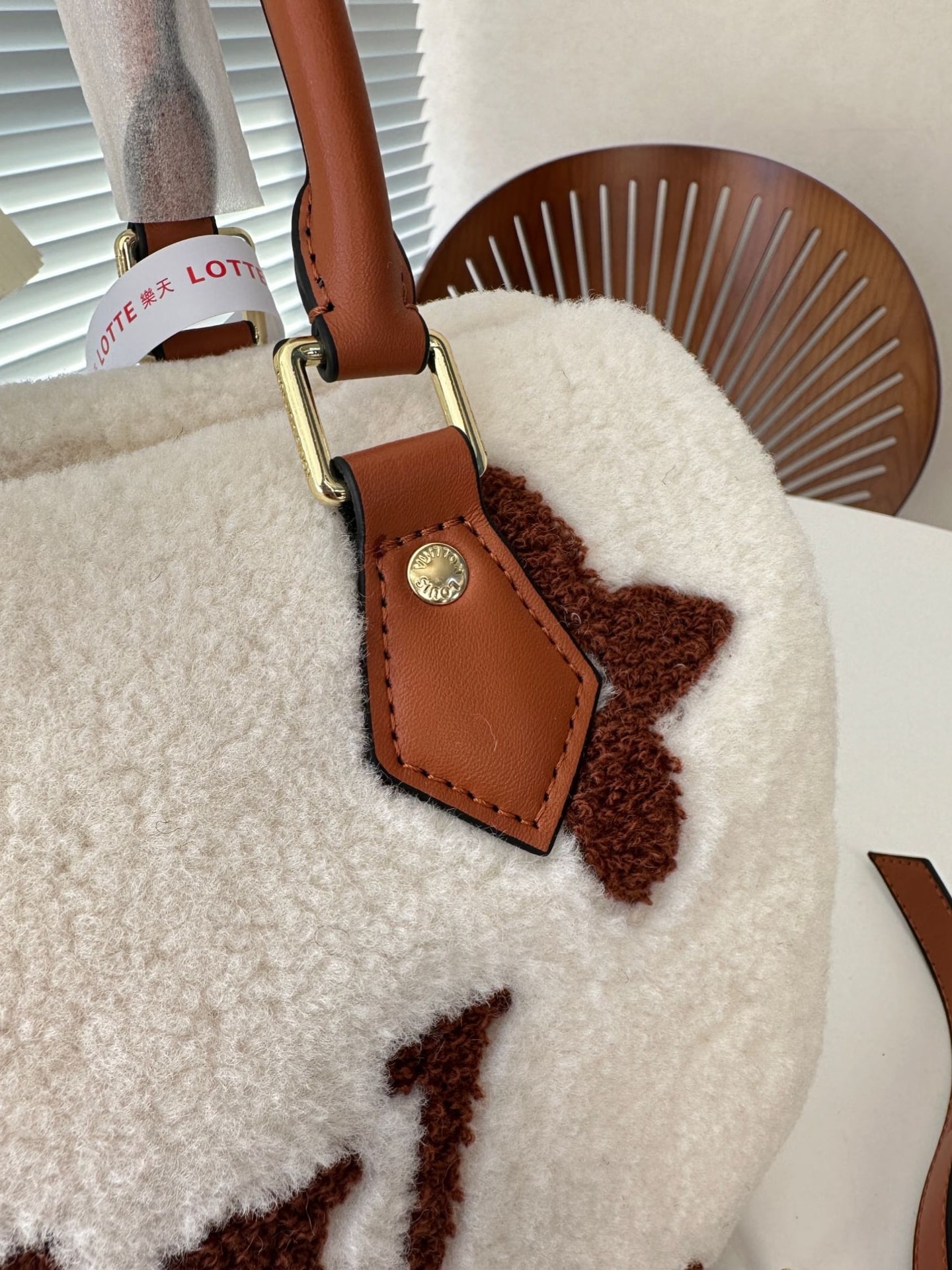 Louis Vuitton Speedy Bandouliere Monogram Teddy Fleece 25 White 25Cm