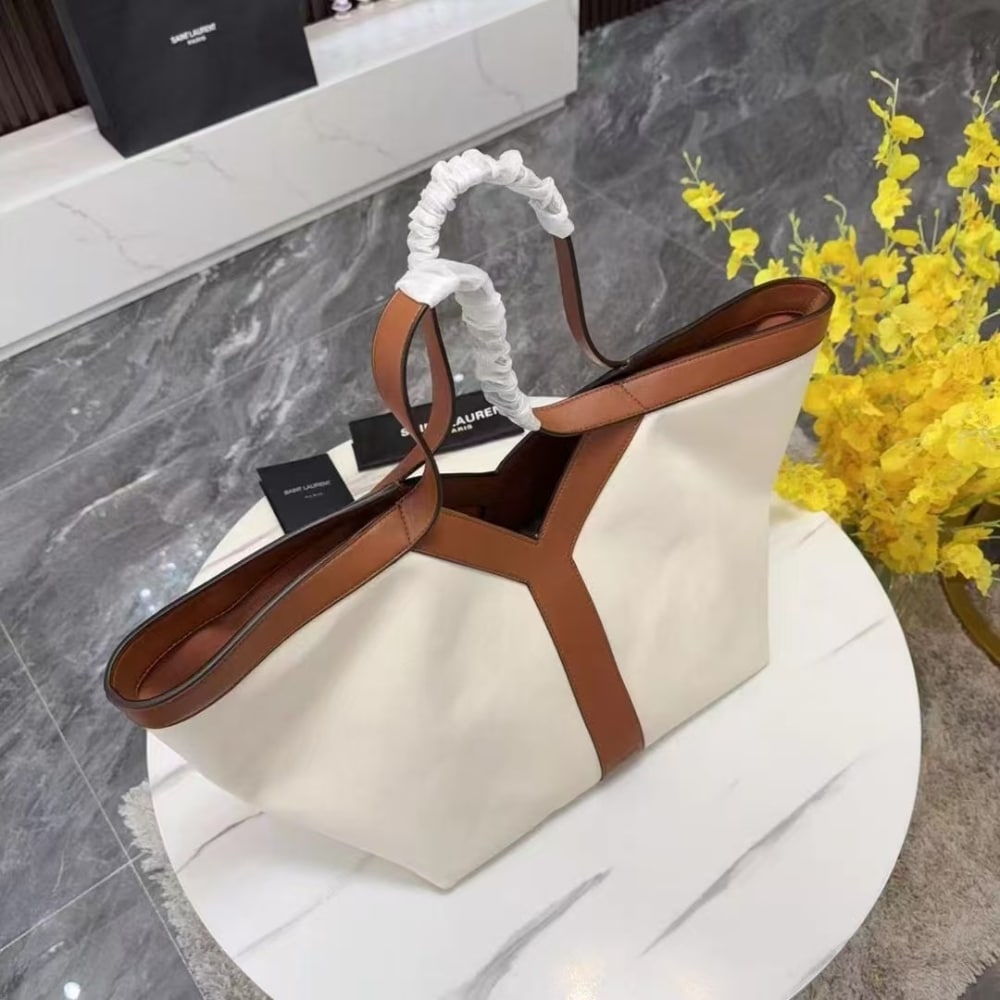 Saint Laurent Y Tote In Leather Bag White