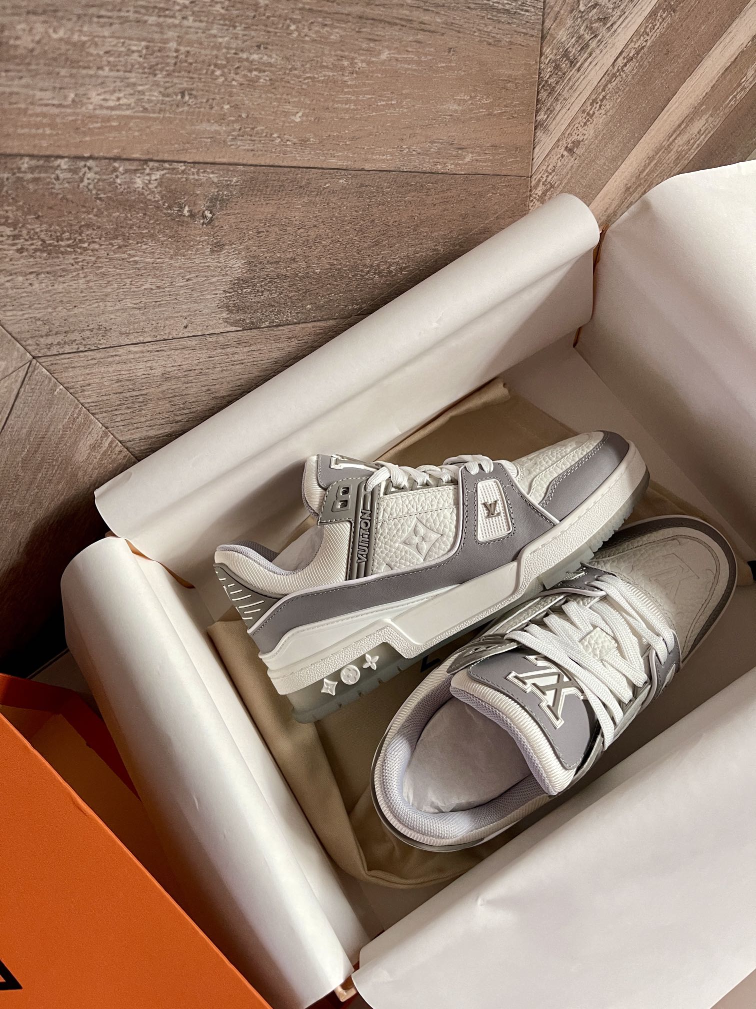 Louis Vuitton Lv Trainer Sneaker Grey White 1A8Kba