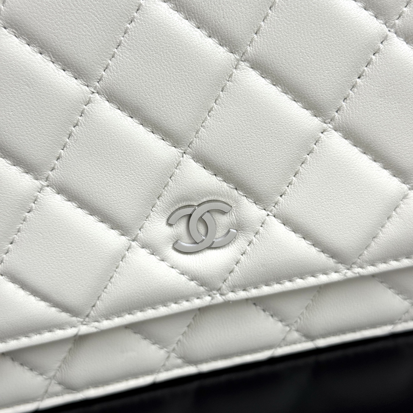 Classic Wallet on Chain（White）