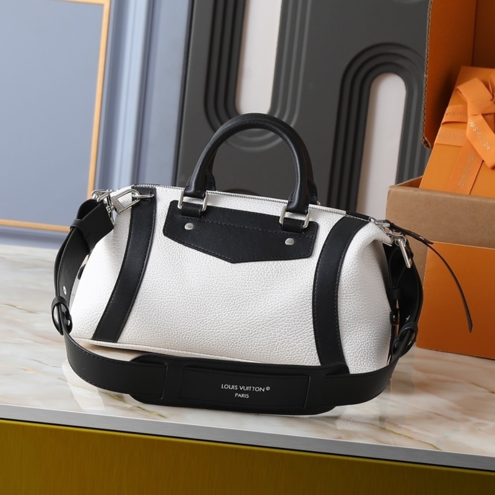 Louis Vuitton Lv Biker Pm White 30Cm M25561