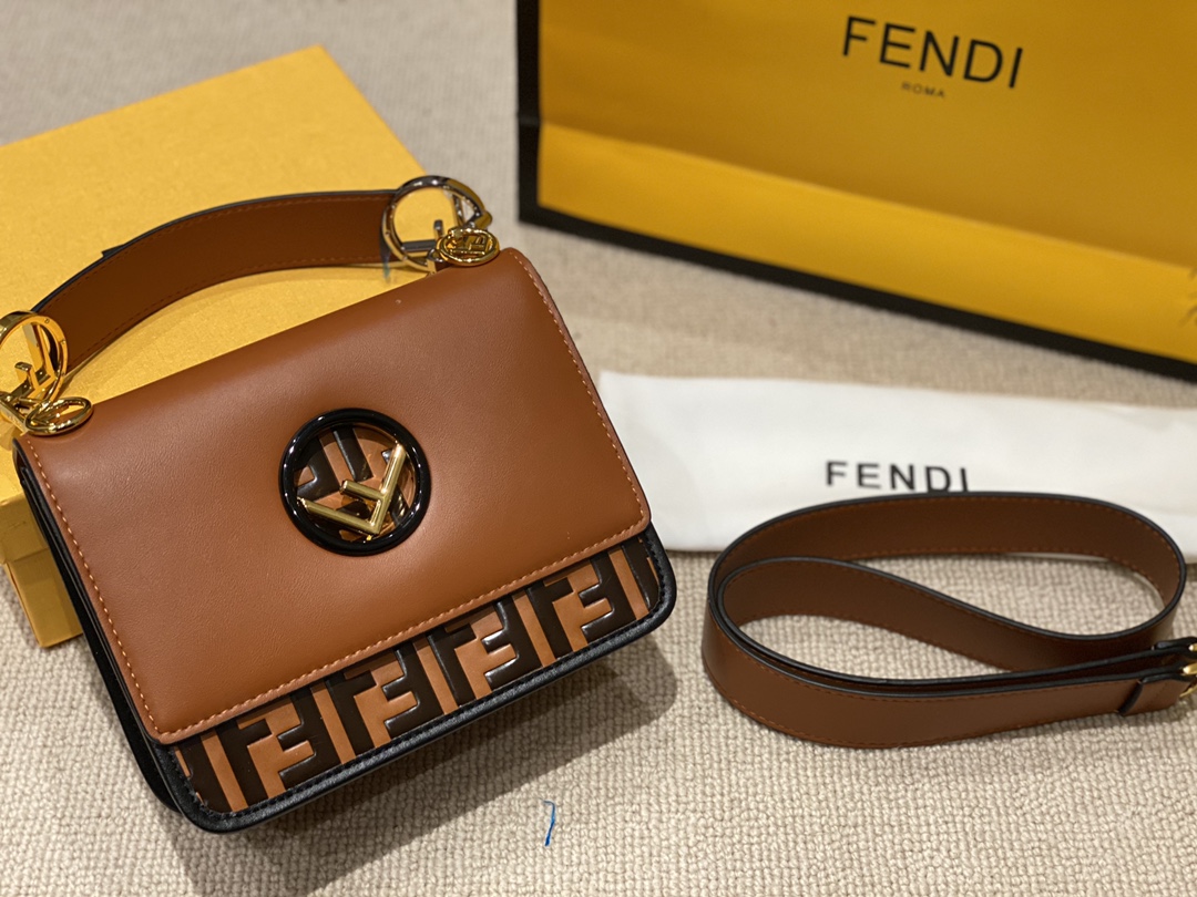 Fendi Ff Logo Bottom Brown Bag 22Cm