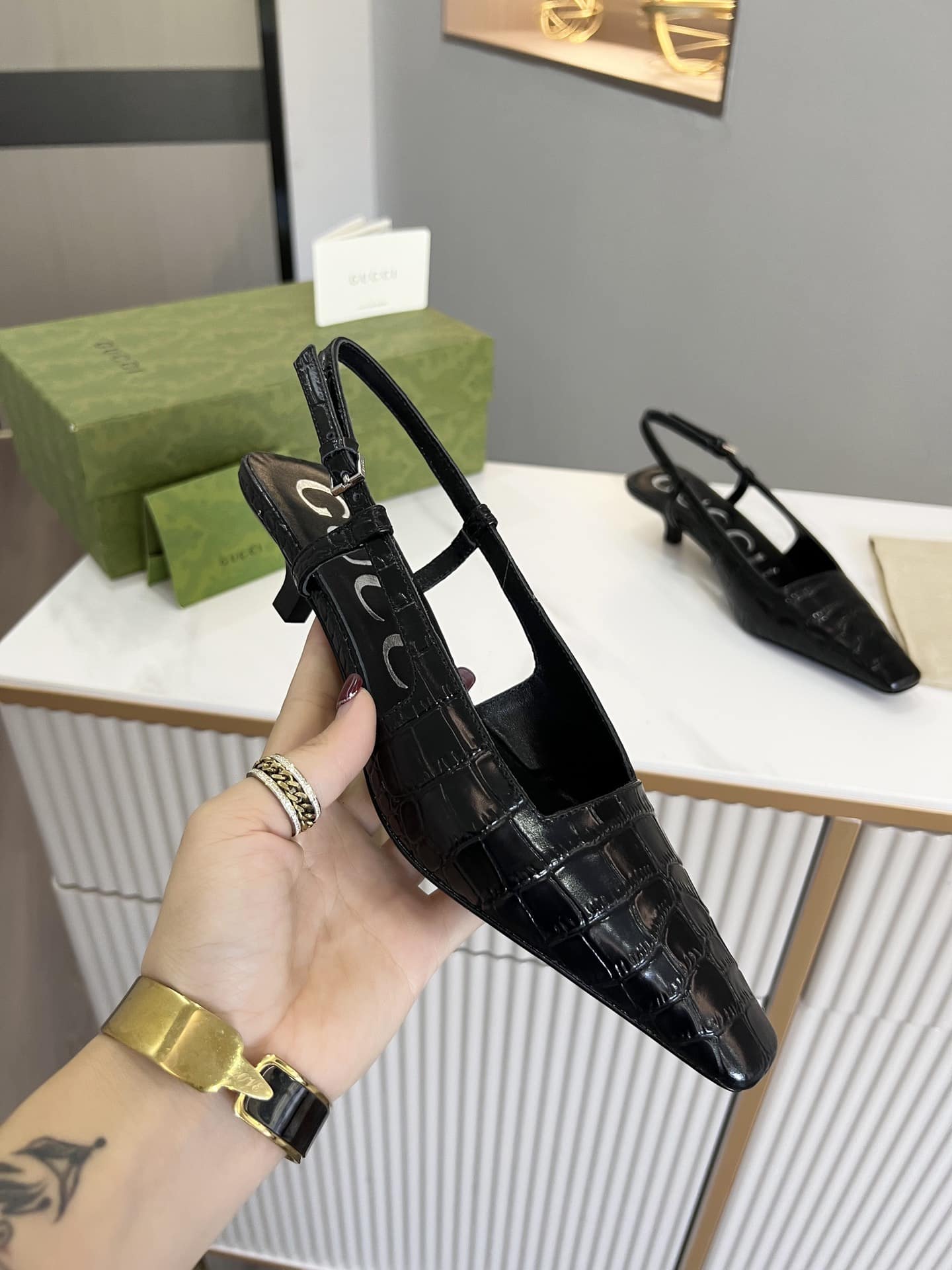 Gucci Women?S Crocodile Print Pump Black 674666 Ukq00 1000
