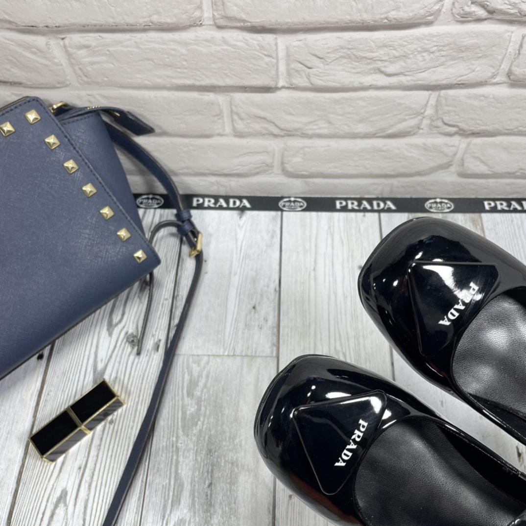 Prada Women’S Logo Patch Heeled Pumps Black 1I768Mf045069