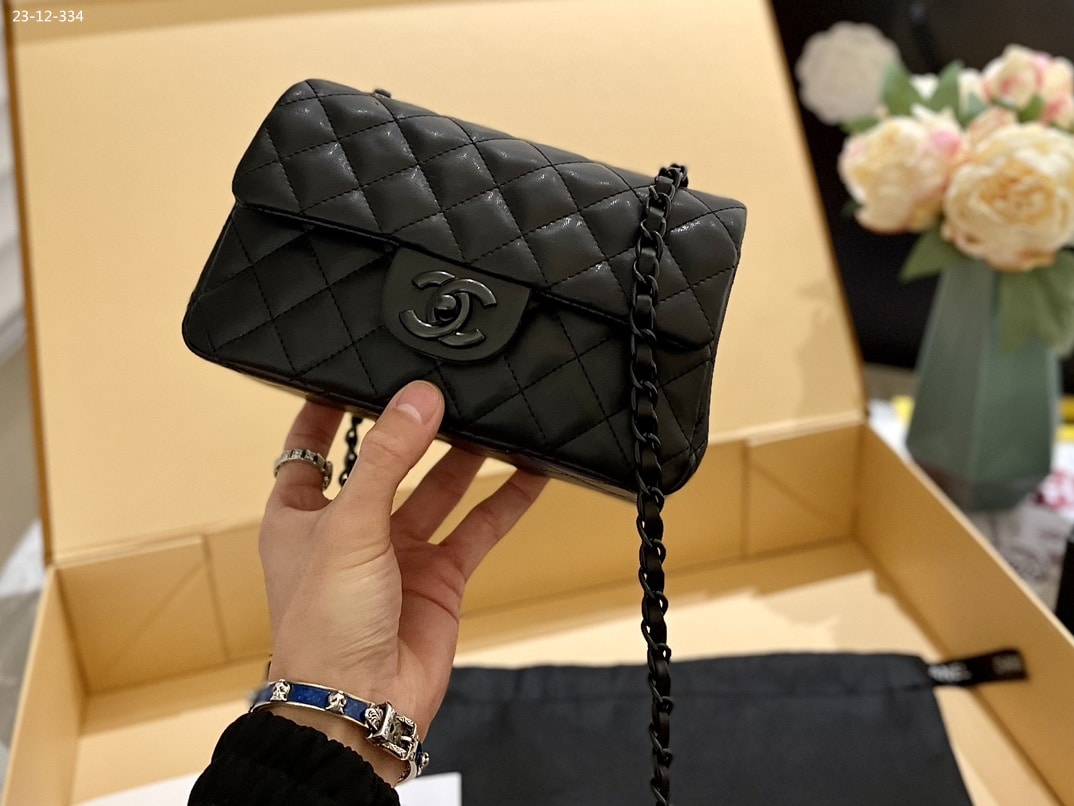 Chanel Flap Bag Black 20Cm