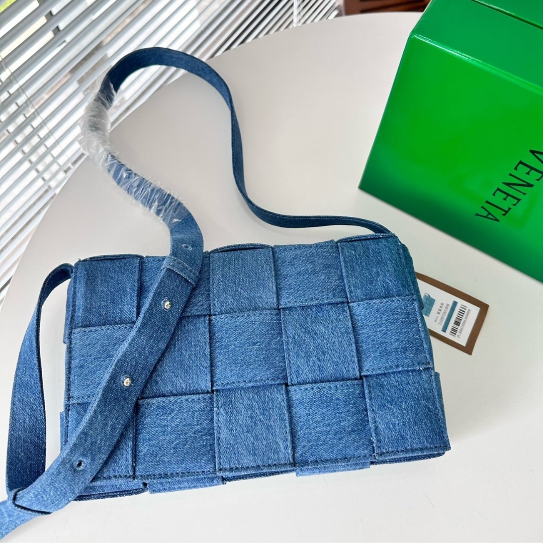 Bottega Veneta Denim Bag Blue 25Cm