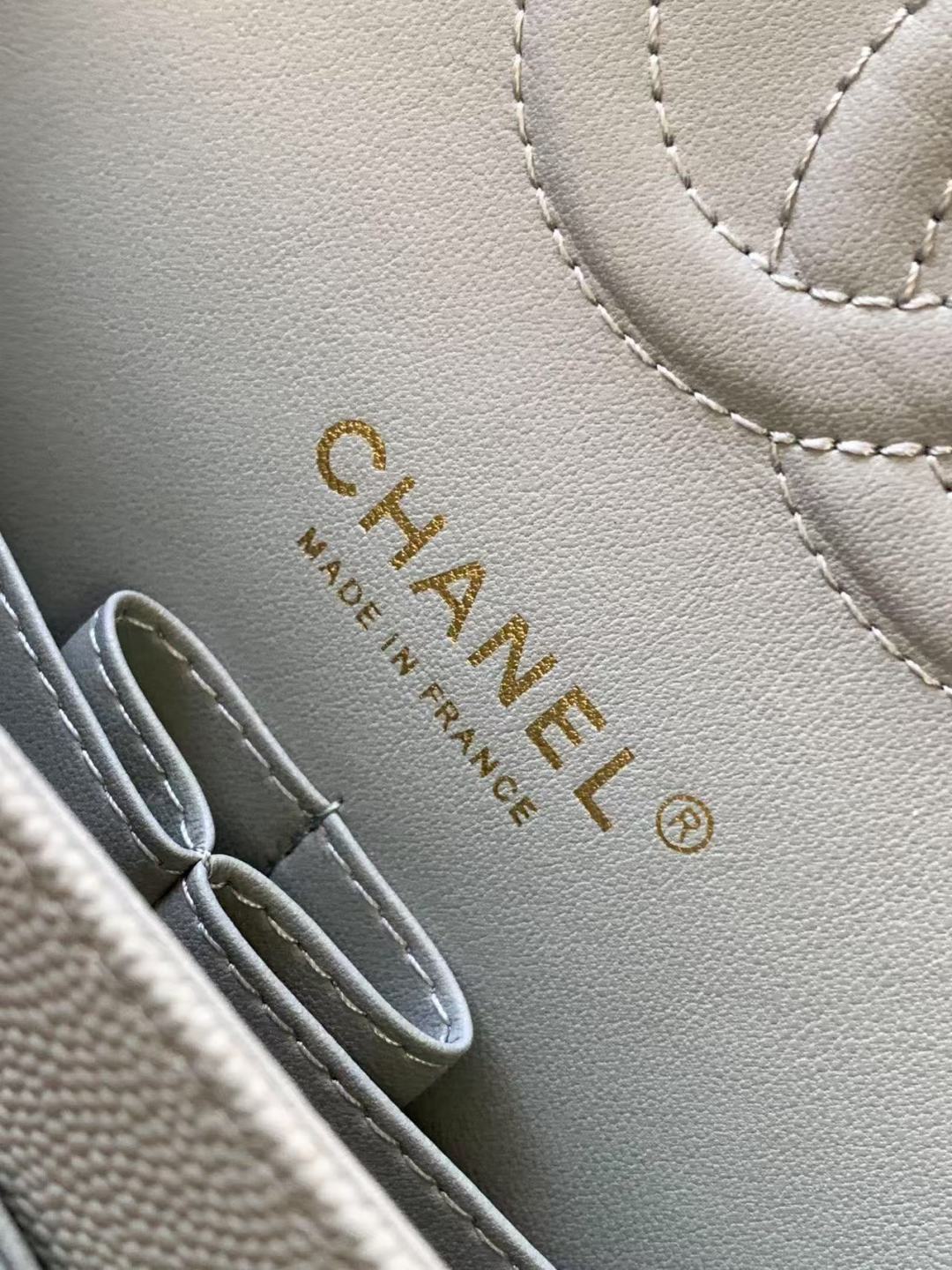Chanel Classic Flap Bag 25 cm Light Blue Caviar Gold-Tone Hardware A01112