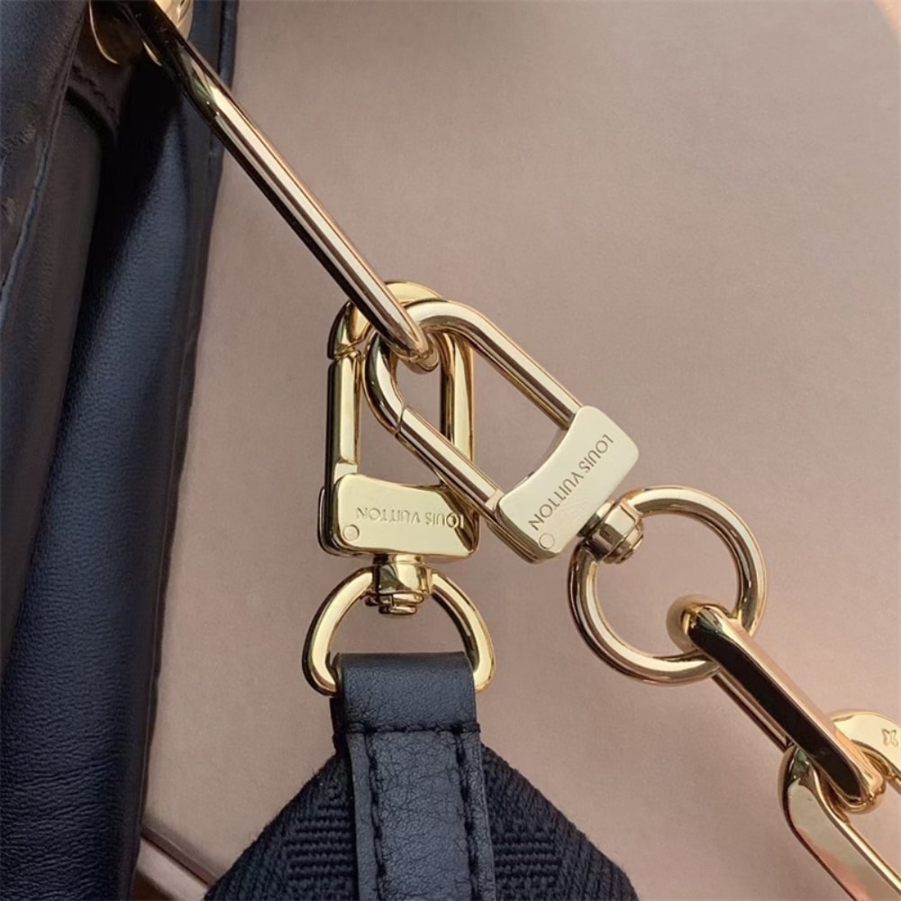 Louis Vuitton Coussin PM Black 26Cm M21260