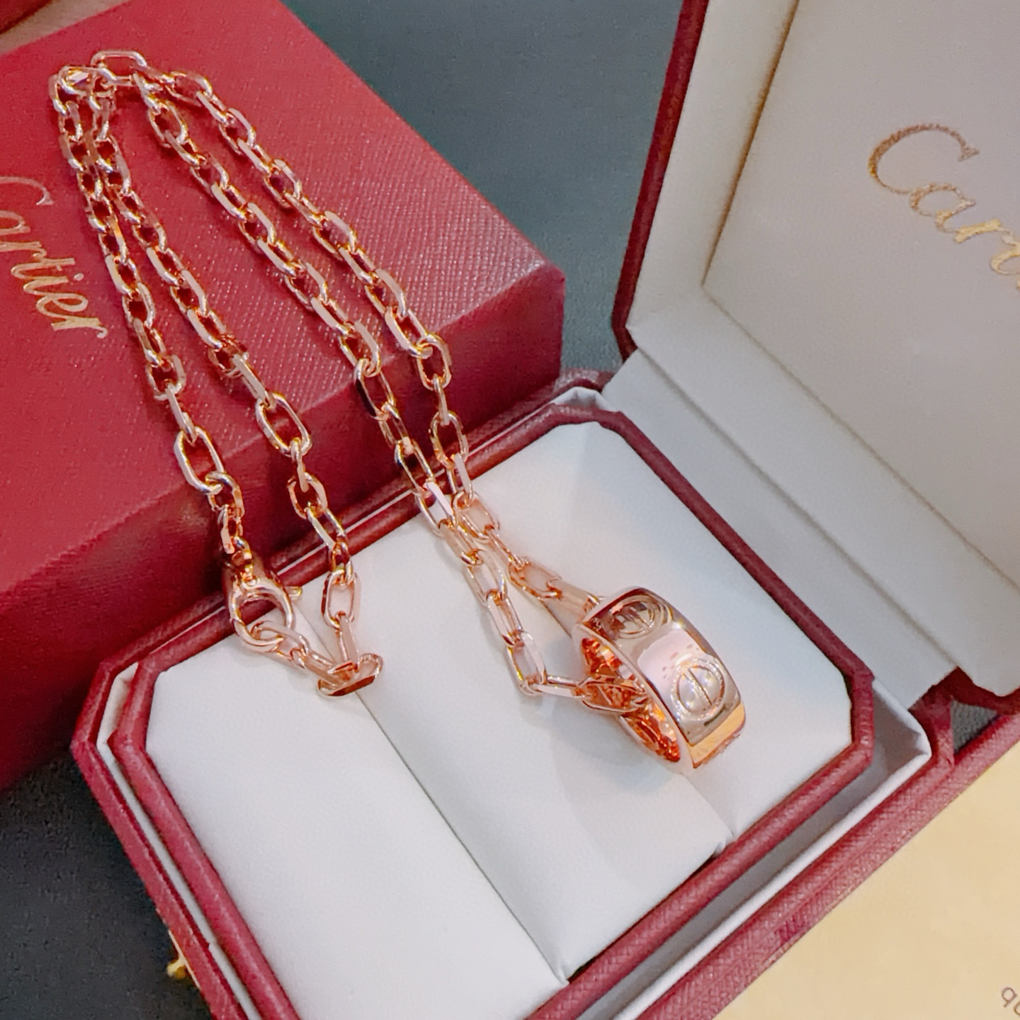 New Cartier Necklace with Diamonds, 