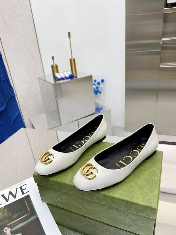 Gucci Women’S Ballet Flat With Gc Logo White
