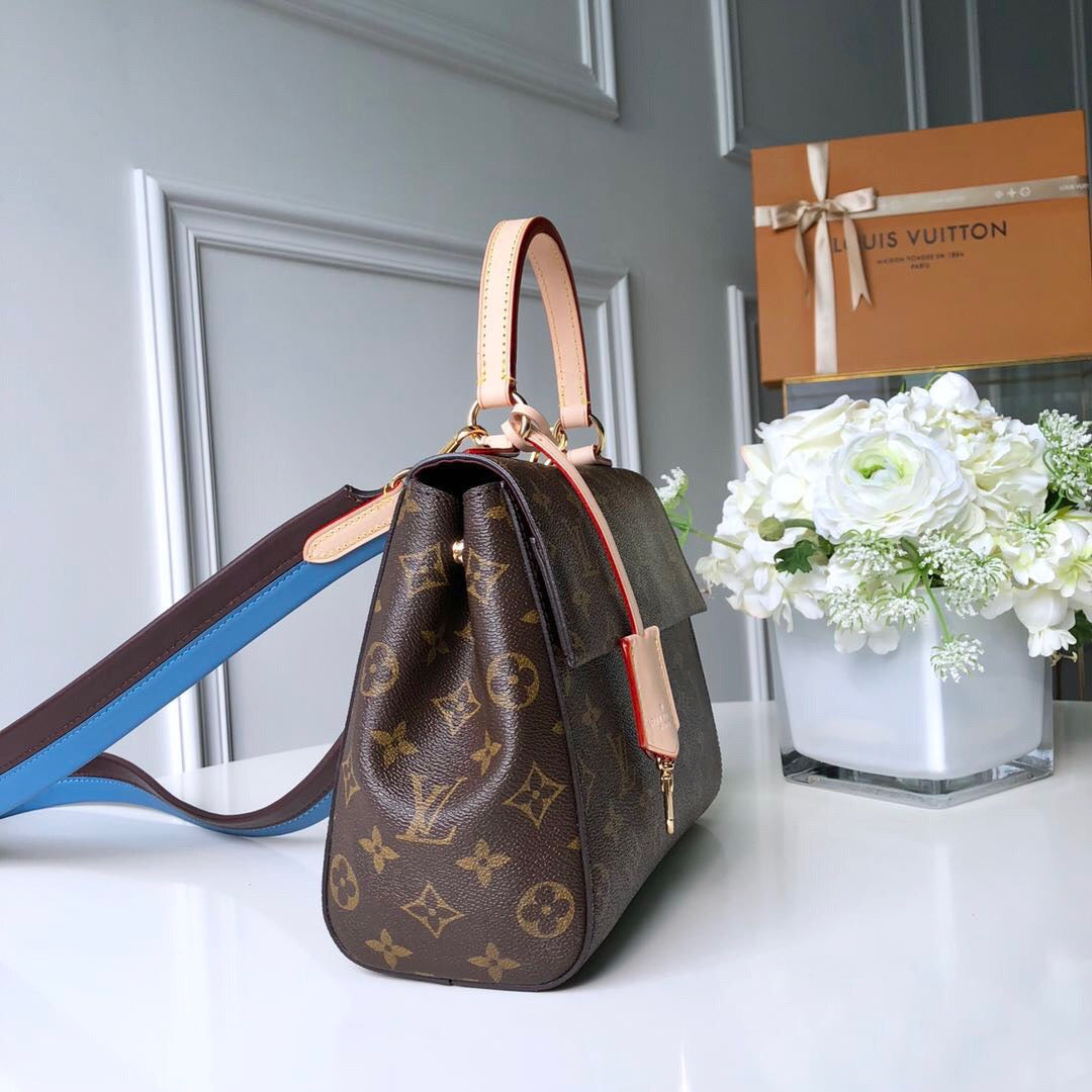 Louis Vuitton Cluny Mm Bleu Glacier Blue 32Cm