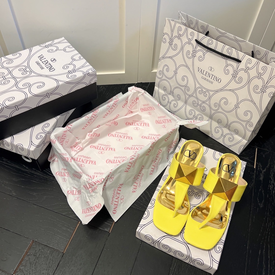 Valentino One Stud Metallic Nappa Flat Middle Heel Yellow Thong Sandal