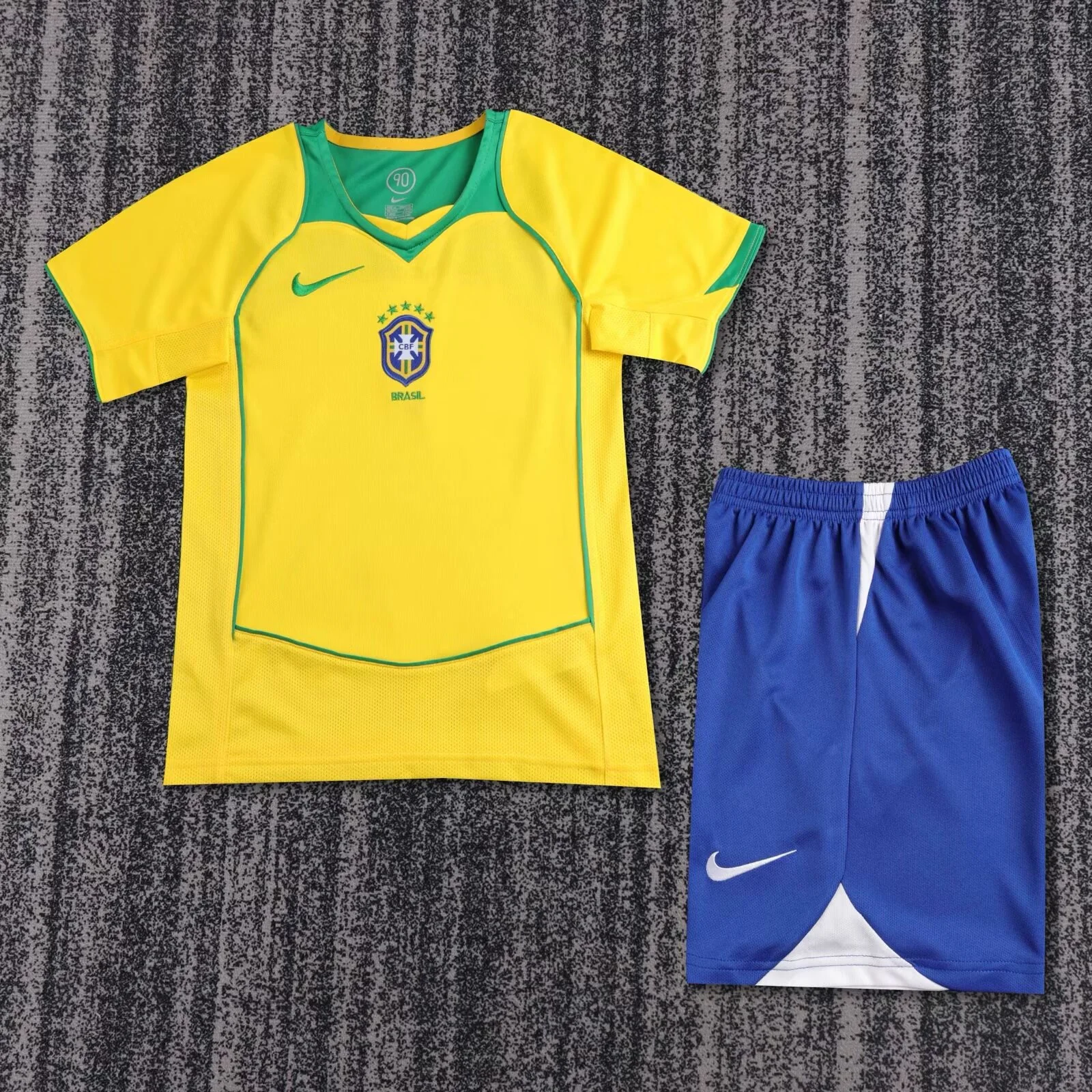 Retro Kids 2004-06 Kids Brazil home RONALDINHO KAKA CAFU R.CARLOS RONALDO Football jersey retro