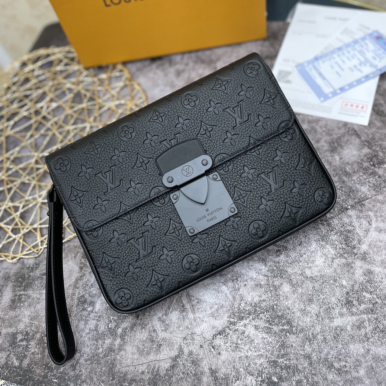 Louis Vuitton S Lock A4 Pouch Black 28Cm M80582