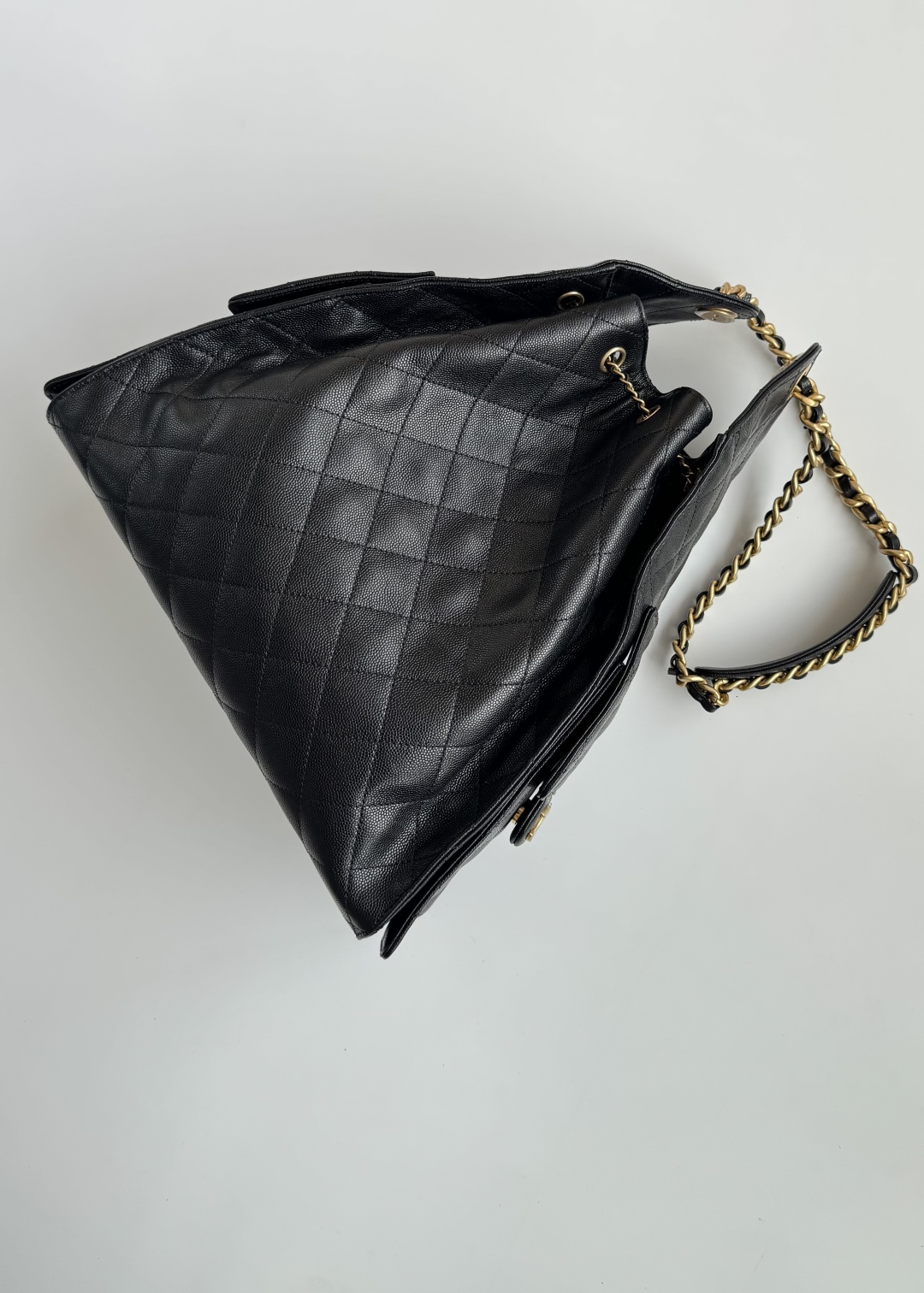 Chanel crossbody bag 25 Medium Handbag Grained Calfskin & Gold-Tone Metal Black 40cm/15.7in