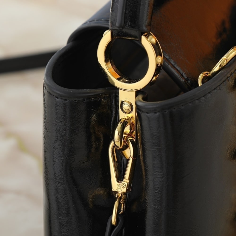 Louis Vuitton Capucines East West BB Black 26Cm M25492
