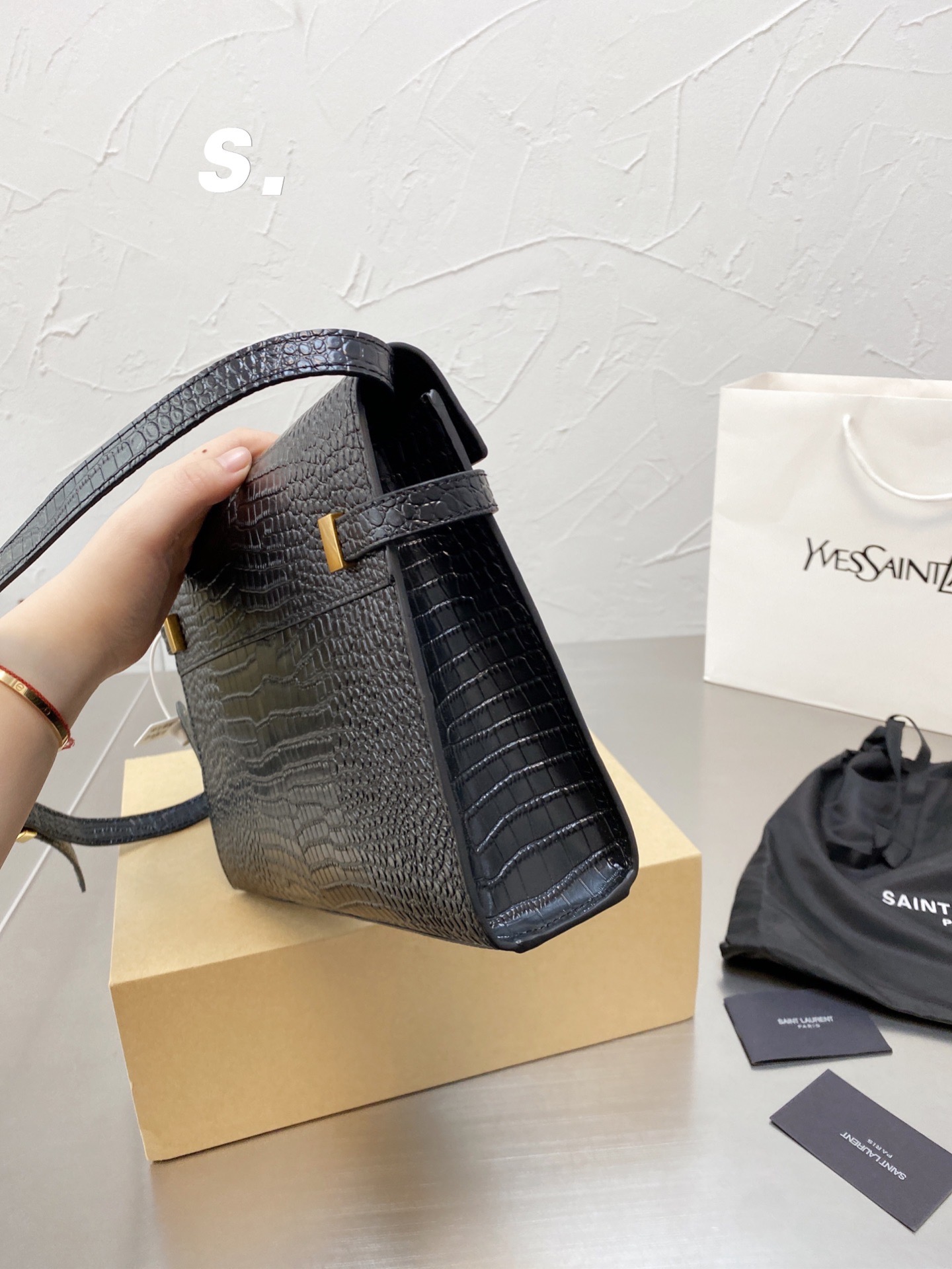 Saint Laurent Manhattan Shoulder Bag In Crocodile Embossed Shiny Black Gold 24Cm