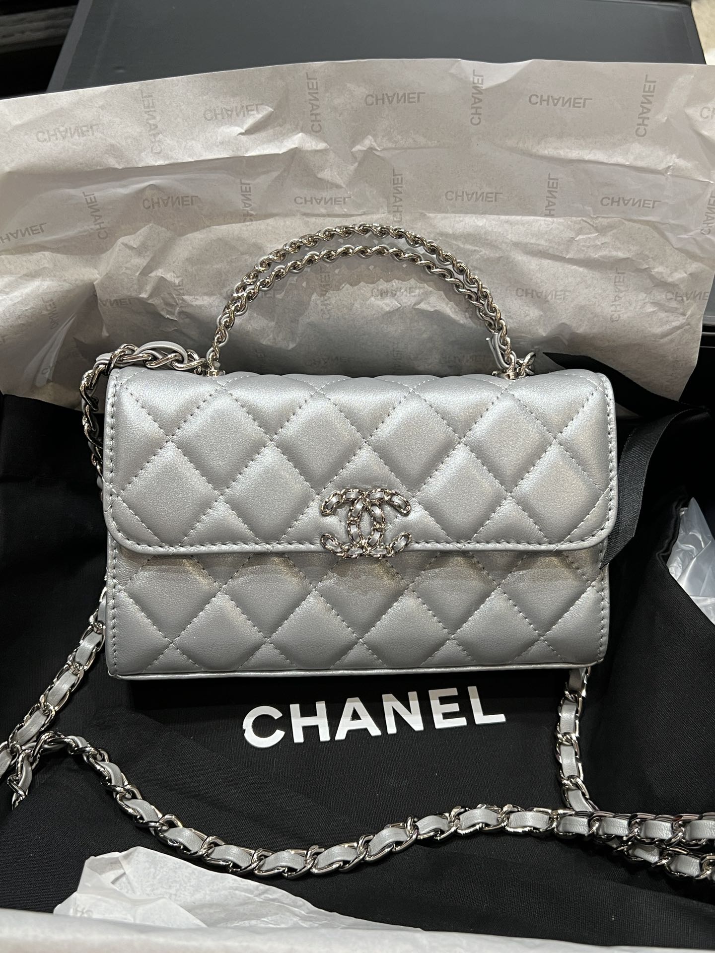 Matching hardware leather bag-white