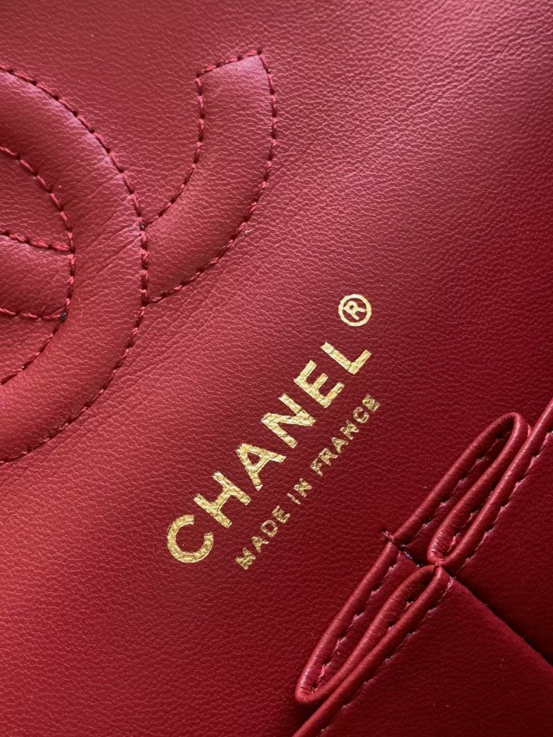 Chanel Classic Flap Bag 25 cm Red Gold-Tone Hardware A01112