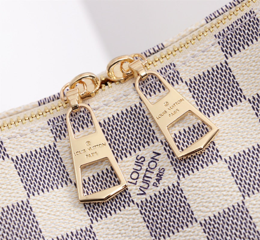 Louis Vuitton Lymington 35 Cm