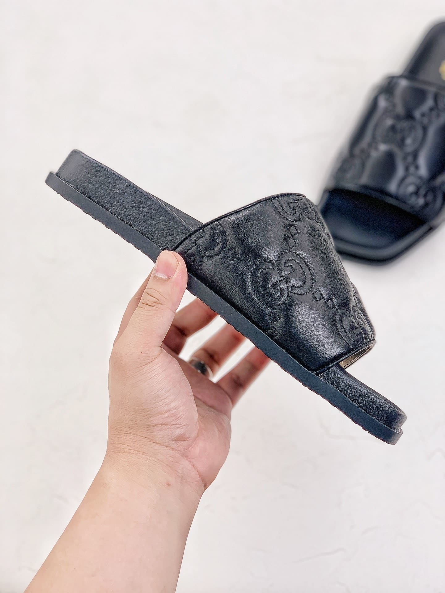 Gucci Womens Gg Matelasse Slide Black 694714 Bko60 1000