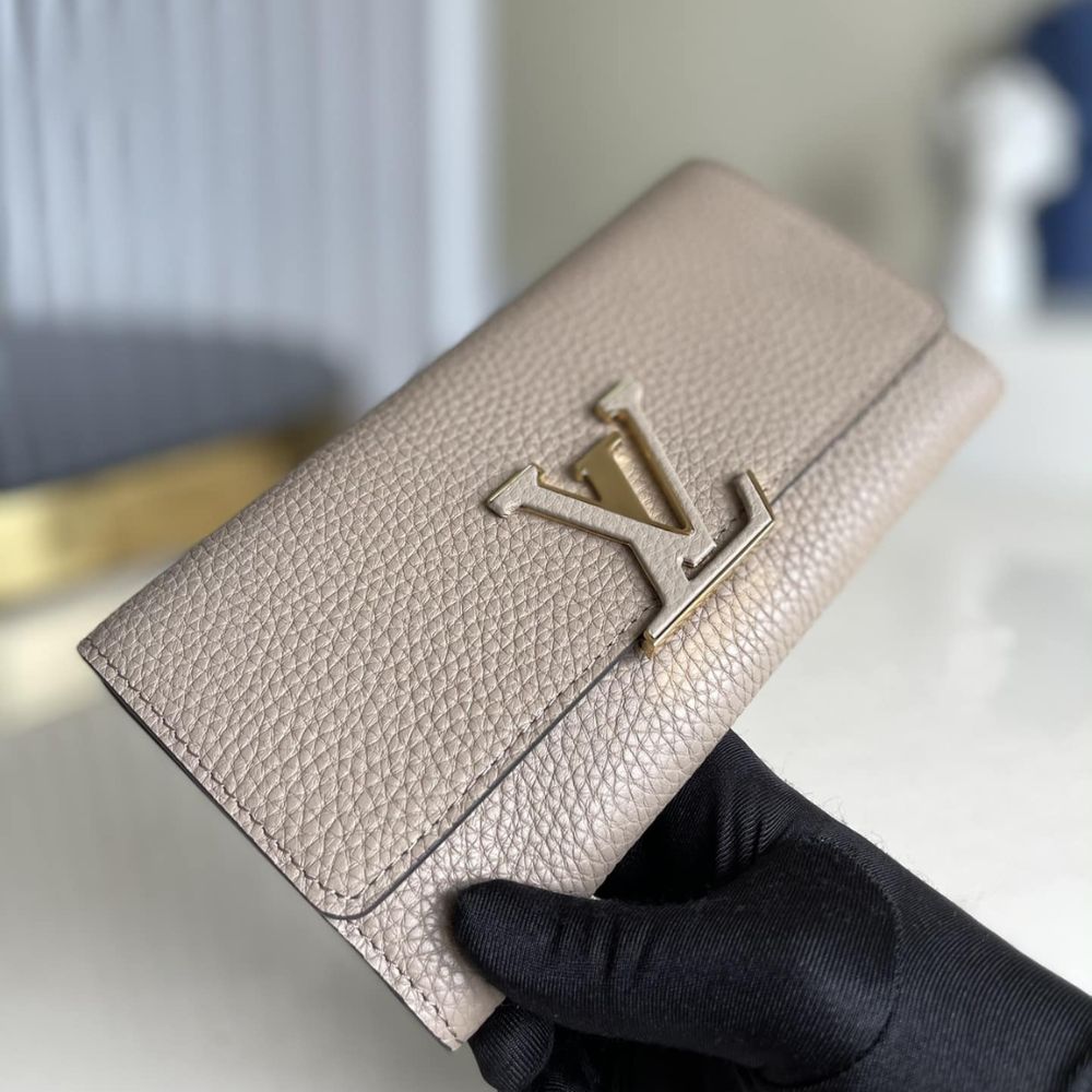 Louis Vuitton Capucines Wallet Galet M61248