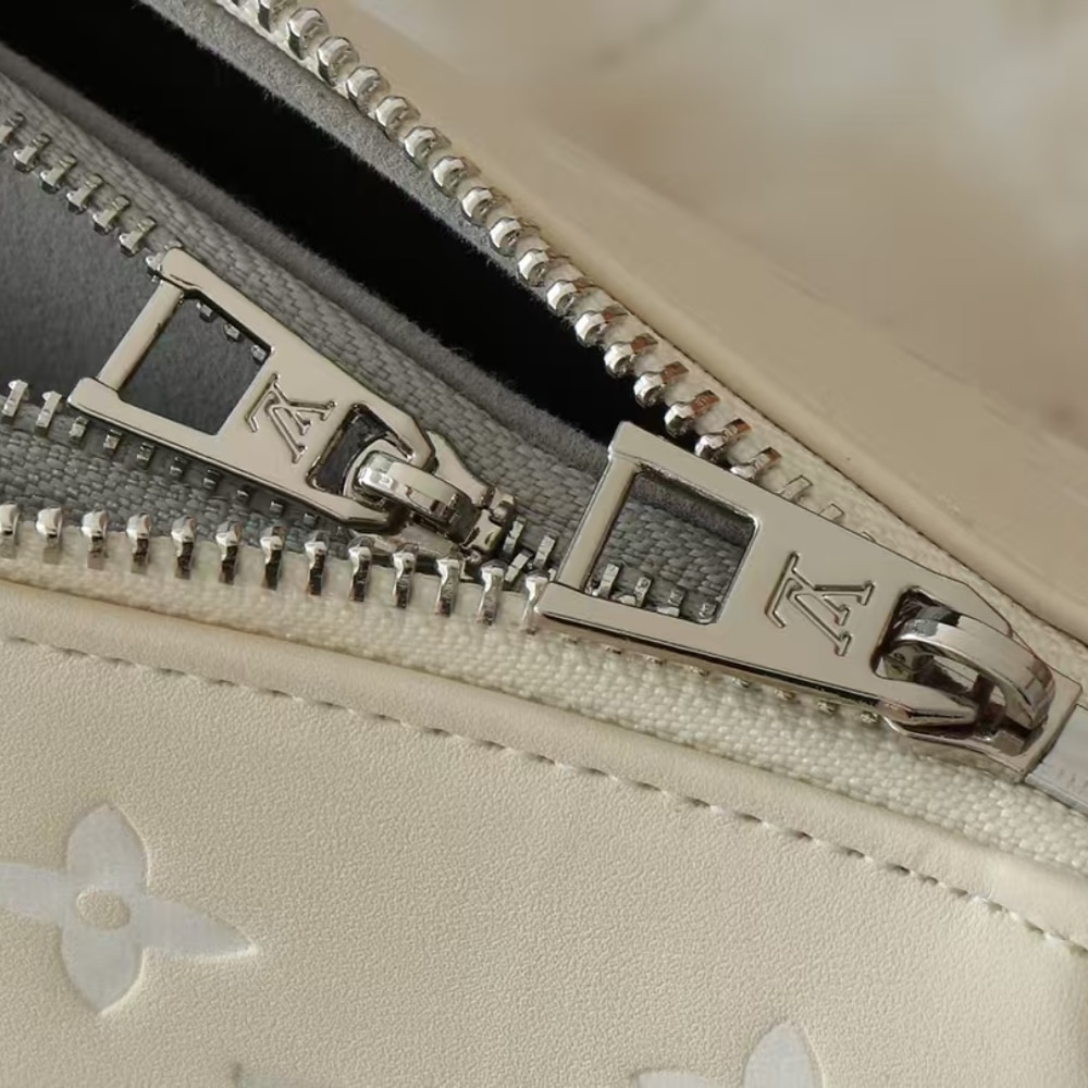 Louis Vuitton Coussin PM Cream 26Cm M11986