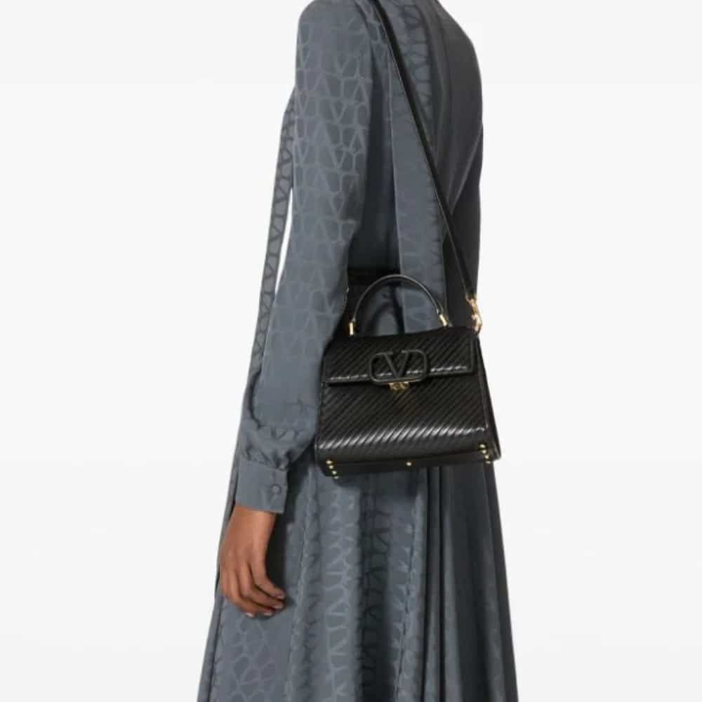 Valentino Garavani Small Vsling Handbag Black 20Cm Wb0F53Pfx