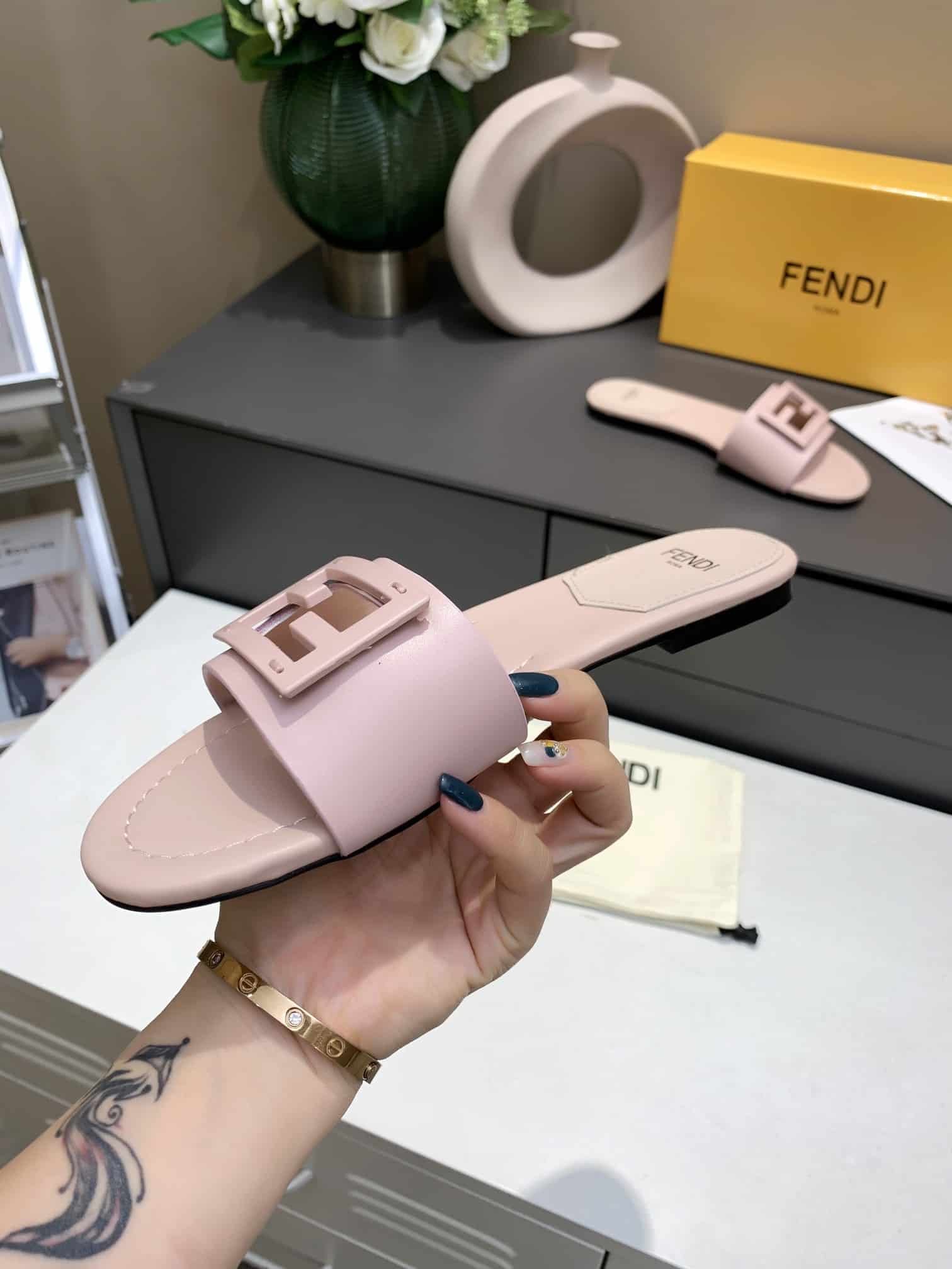 Fendi Signature Leather Sandals Slide Pink 8R8136Ae7Tf1Fgd