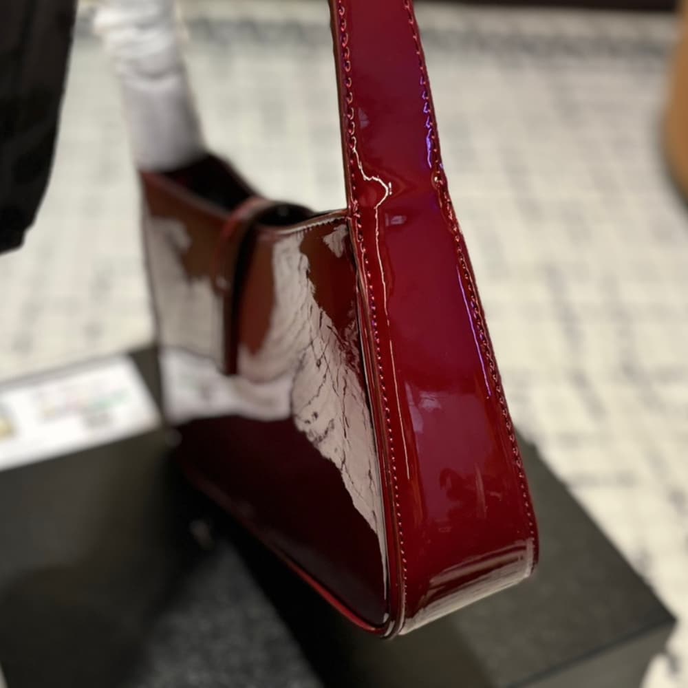 Saint Laurent Le 5 A 7 Patent Hobo Bag In Shiny Leather Wine Red 25Cm