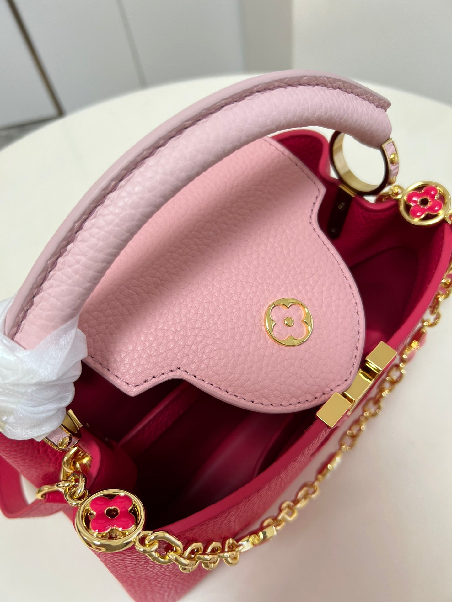 Louis Vuitton Capucines Mm Scarlet Red 27Cm