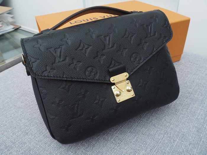 Louis Vuitton Monogram Canvas Pochette M Tis Black 25Cm