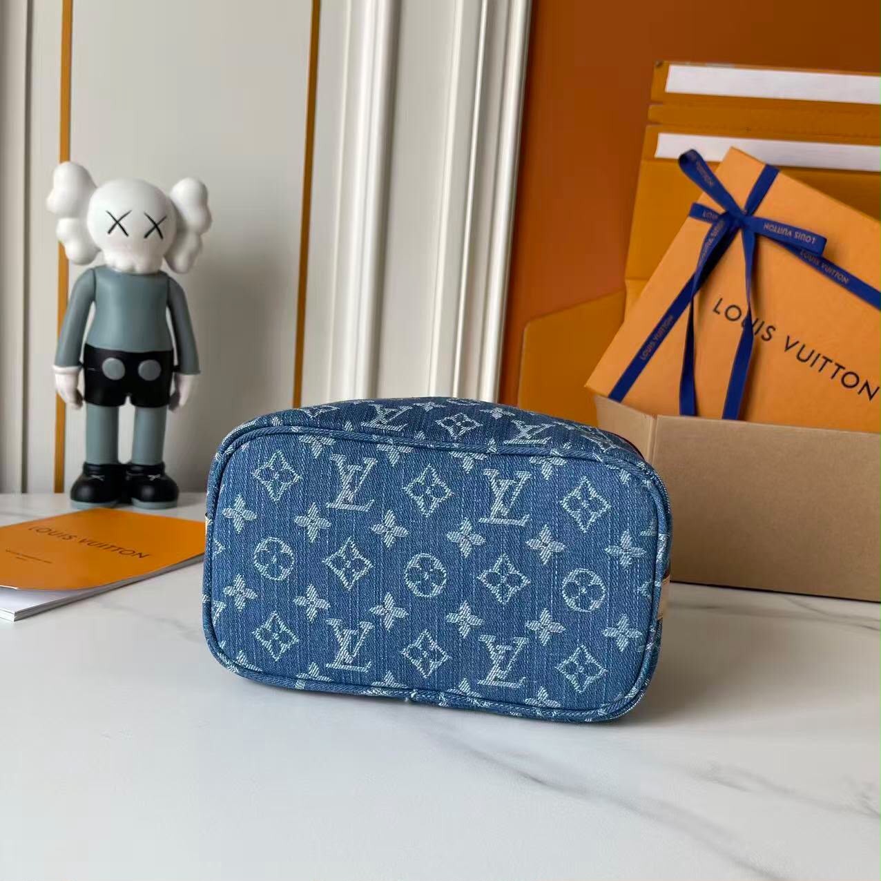 Louis Vuitton Cruiser Toiletry Bag 22cm M27945