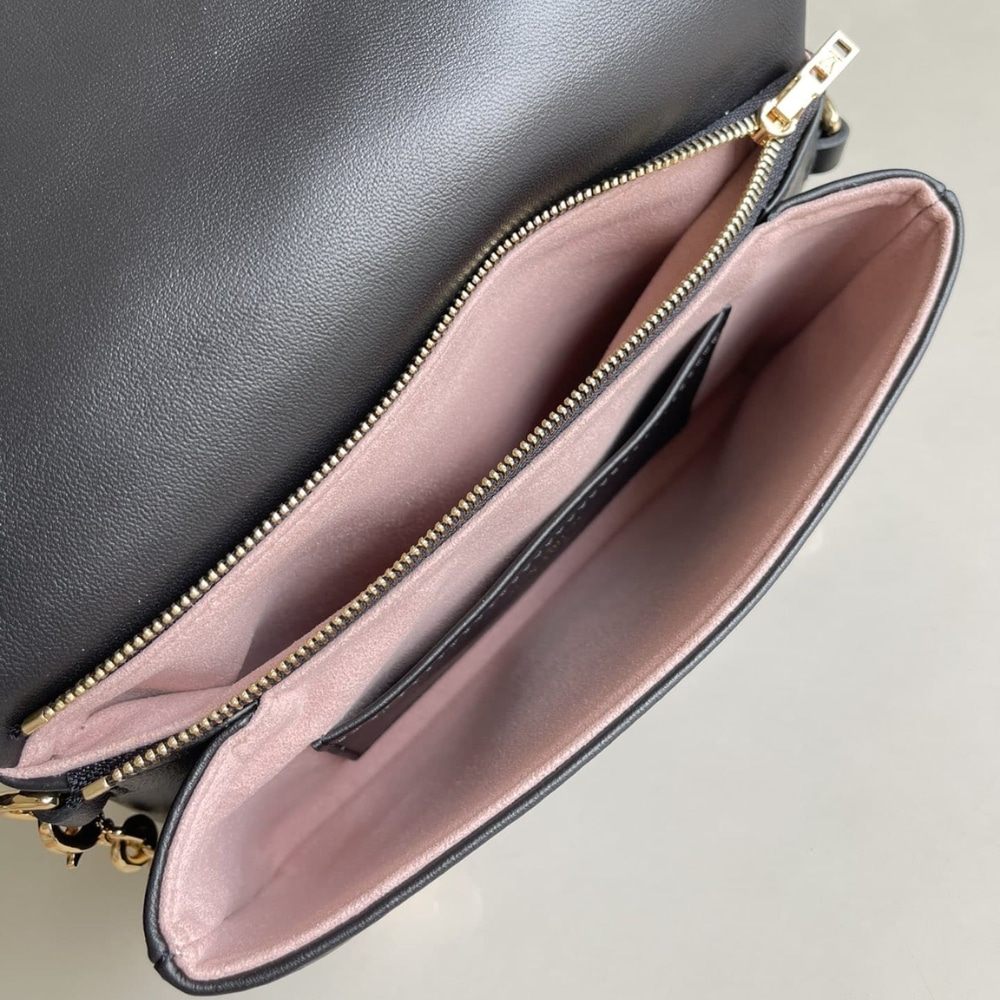 Louis Vuitton Pochette Coussin Black 20Cm M82116