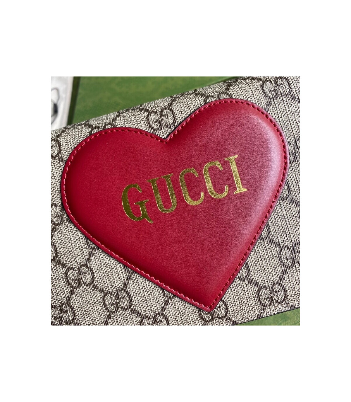 Gucci Valentine’s Day Chain Card Case Wallet