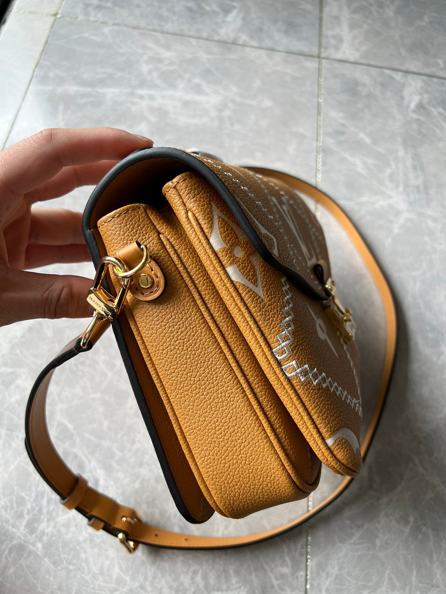 Louis Vuitton Pochette M Tis 25Cm Brown Bag