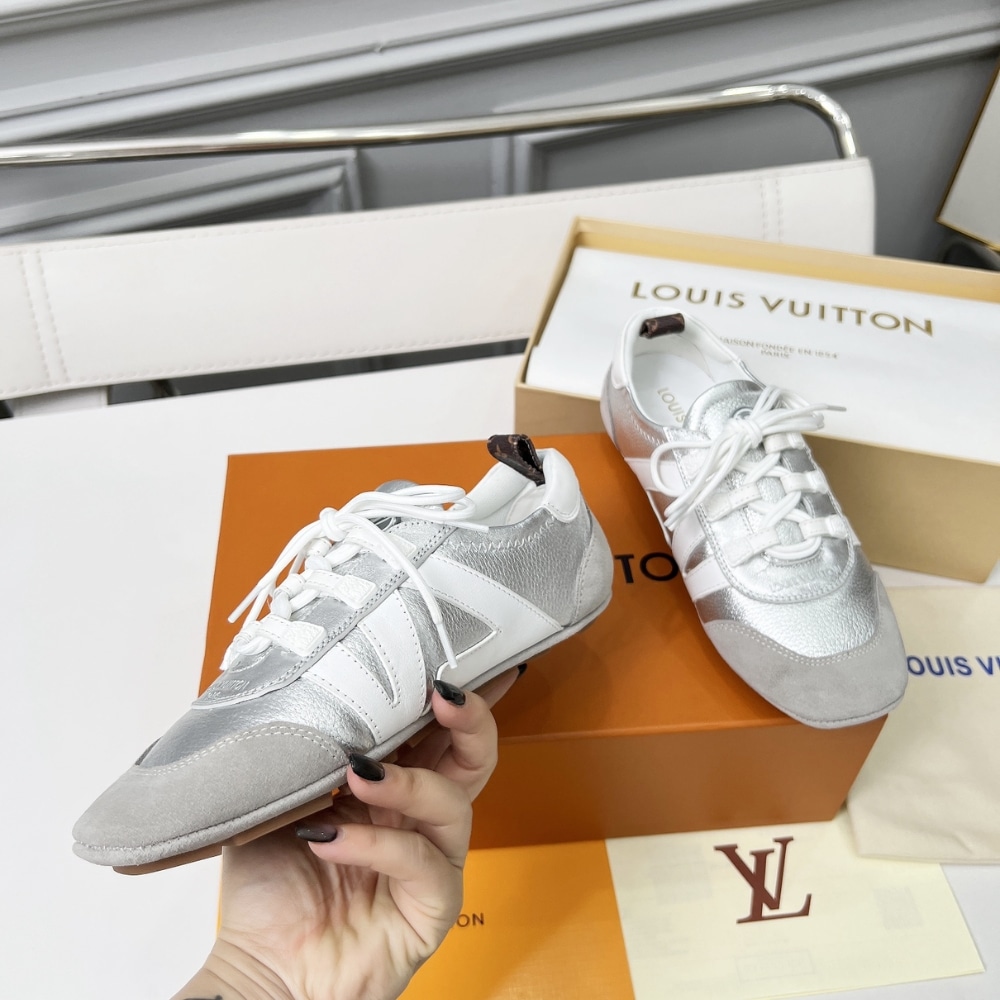 Louis Vuitton Lv Sneakerina Silver 1Ahojd