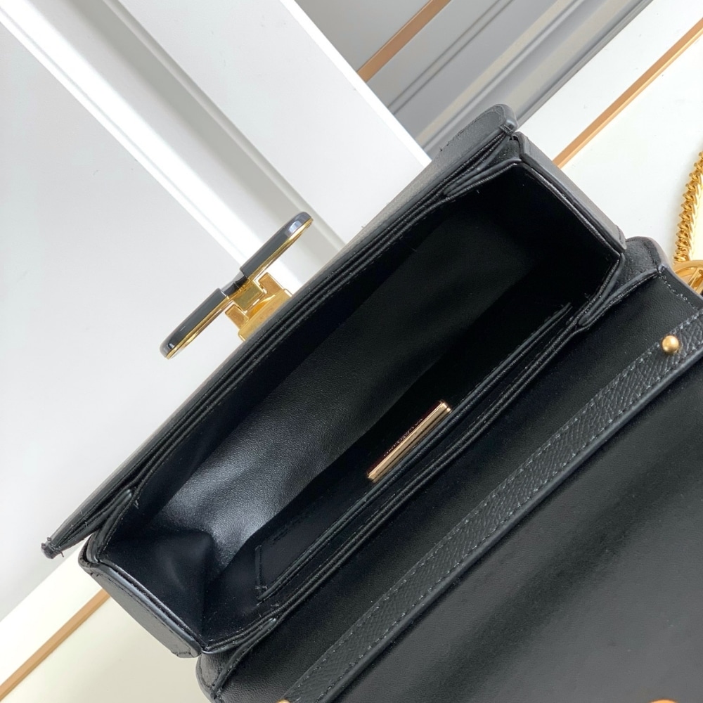 Valentino Vsling Bag In Grained Black 22Cm Wb0M28Djp0No