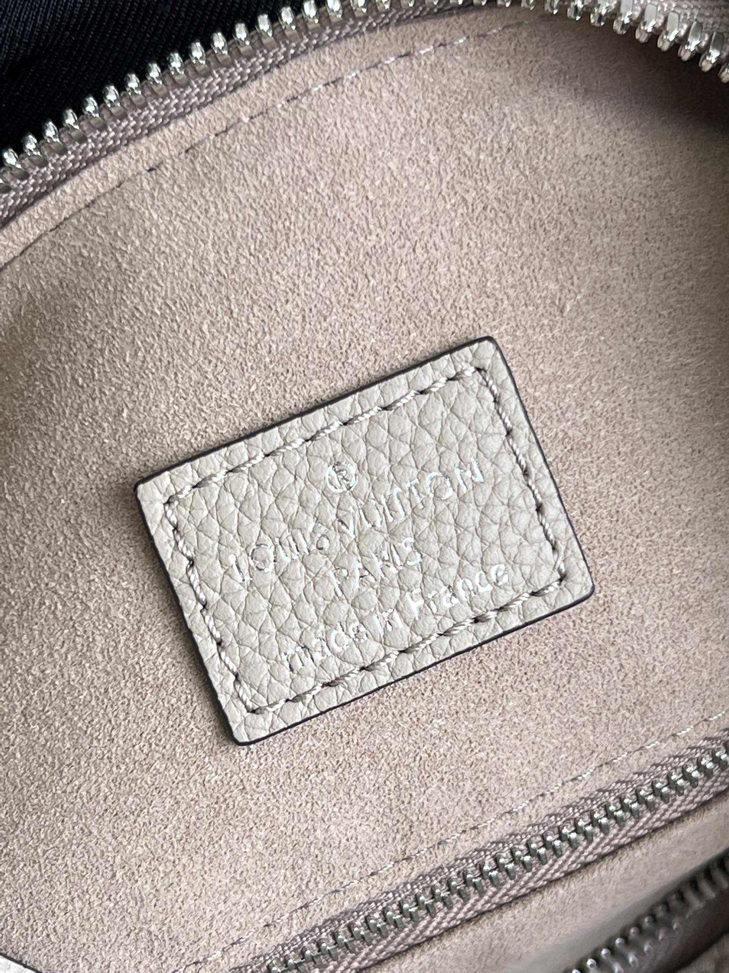 Louis Vuitton Why Knot Mm Beige