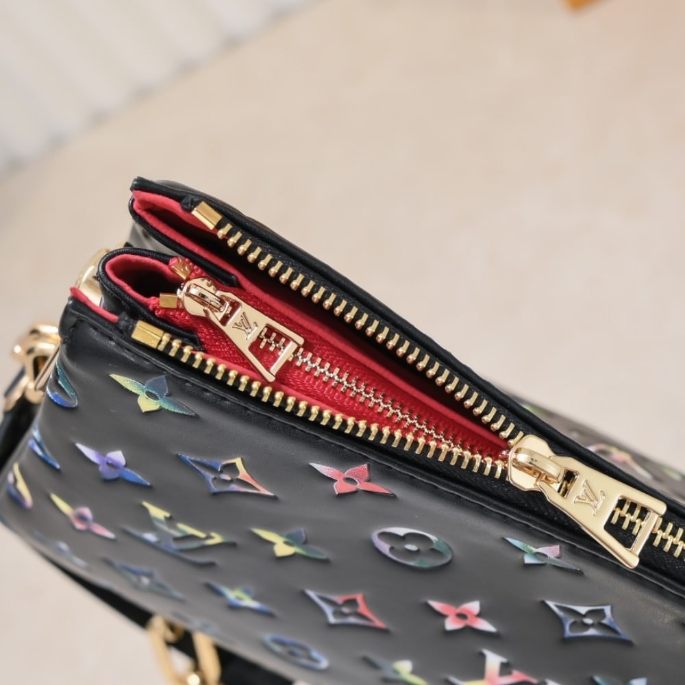 Louis Vuitton Coussin PM Black 26Cm M21353
