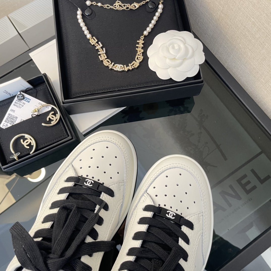 Chanel White/Black Leather Logo Sneakers