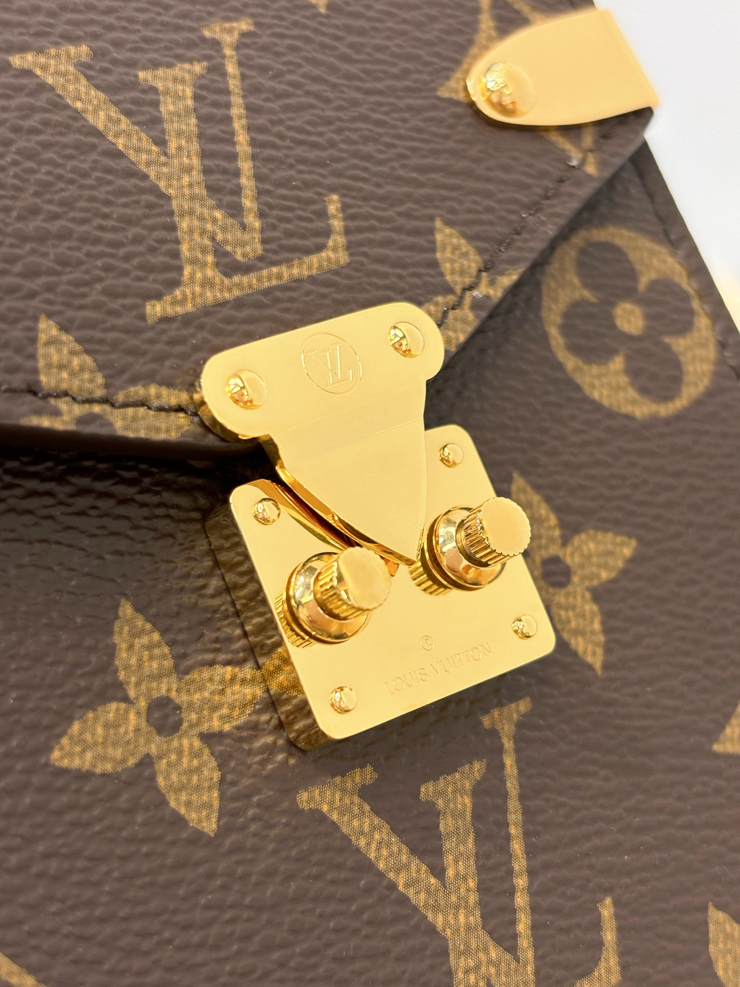 Louis Vuitton LV Phone Pouch Métis Monogram M13572 17.5cm/ 6.9in